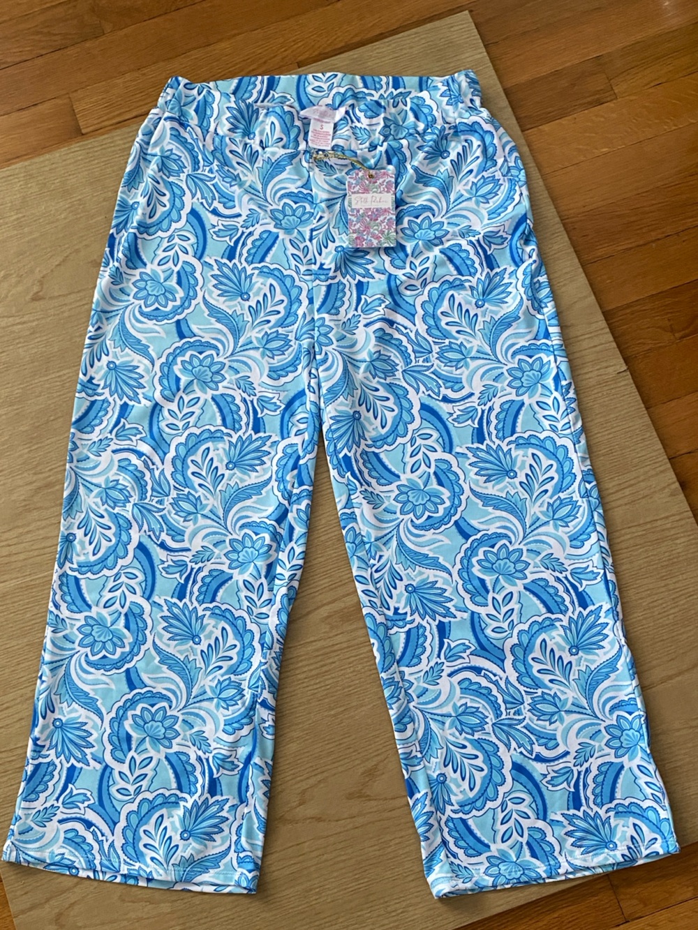 Stella Parker Blue Floral Print Women’s Lounge Pants capri length.  NWT